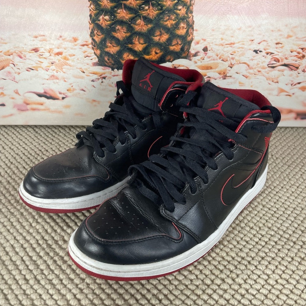 Nike air Jordan 1 Mid black red